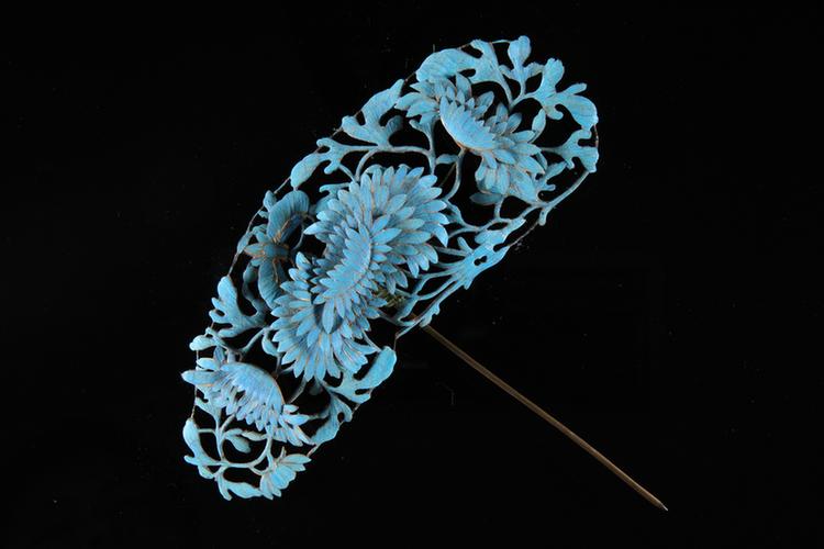 点翠菊花纹头花