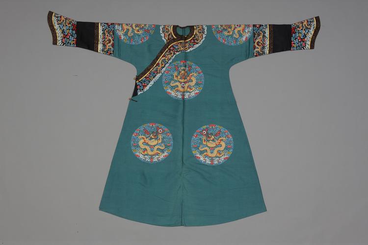 绿色纱绣八团彩云蝠金龙纹女单龙袍