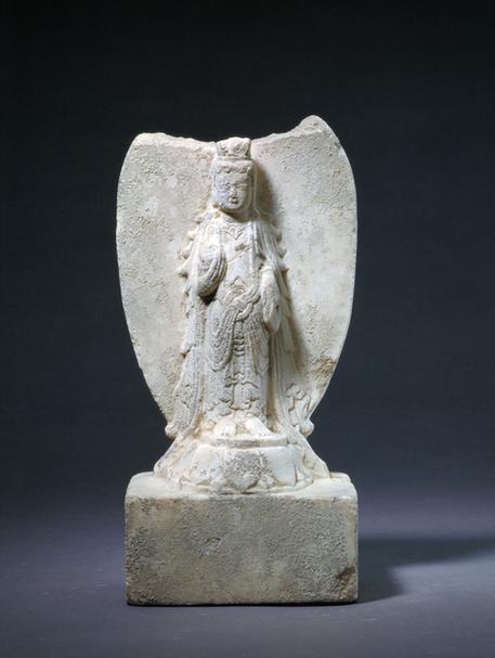 邸昭造石观音像