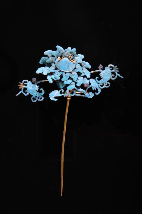 点翠荷花纹头花