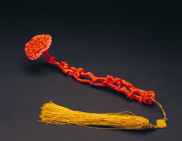 红珊瑚万字云蝠纹如意