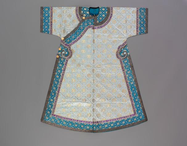 湖色缎平金银绣菱形藕节万字金团寿纹夹氅衣