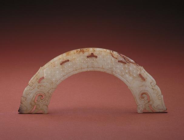 白玉龙首蒲纹璜