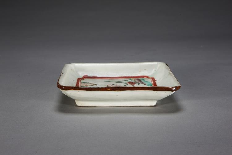 五彩人物图委角方盘