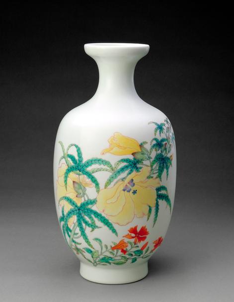 雍正款粉彩罂粟花卉纹瓶