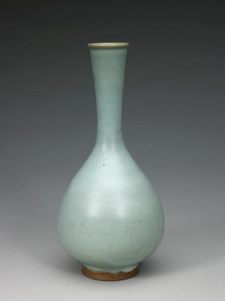 钧窑月白釉瓶