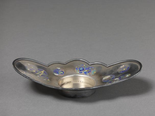 银烧蓝团龙纹茶船