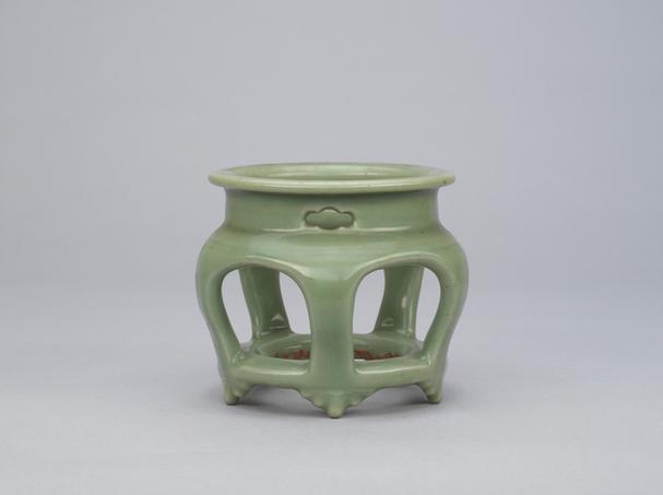 龙泉窑青釉器座