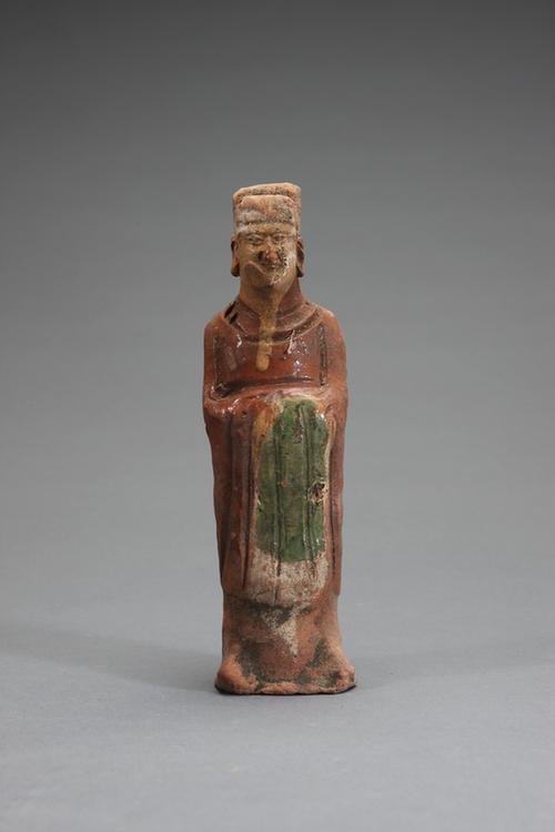 三彩文吏俑