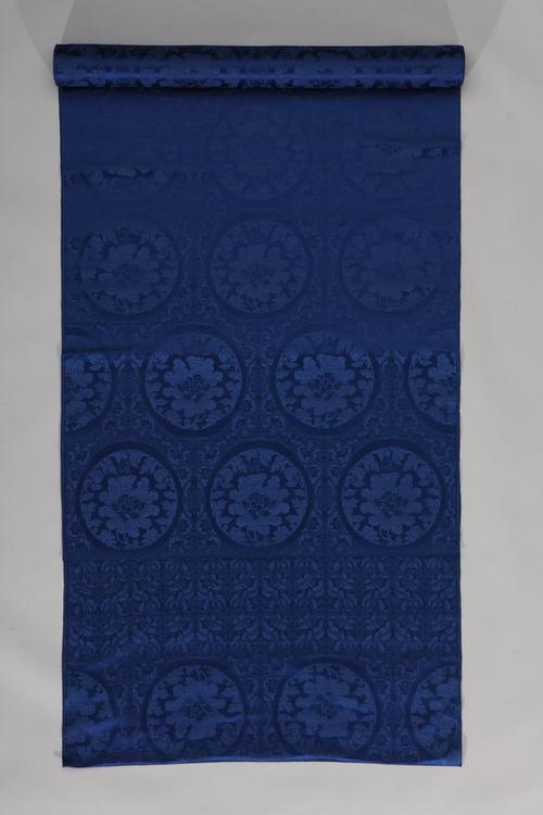 蓝色团牡丹蔓草纹暗花缎