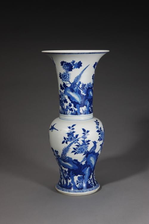 青花雉鸡牡丹图花觚