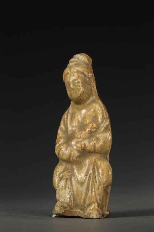 青釉瓷抱子女坐像