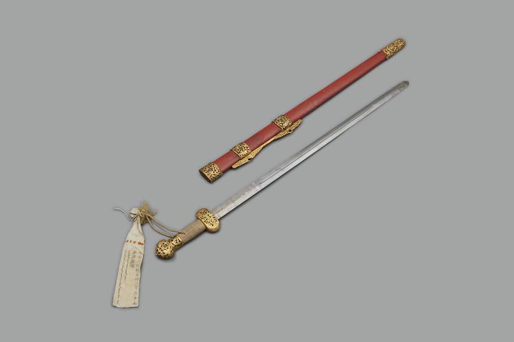 铁柄鲨鱼皮鞘剸犀剑