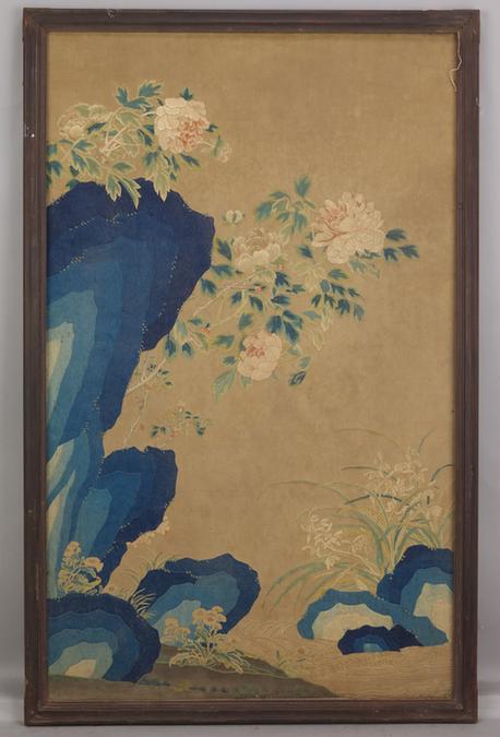 紫檀木边彩绣牡丹图挂屏