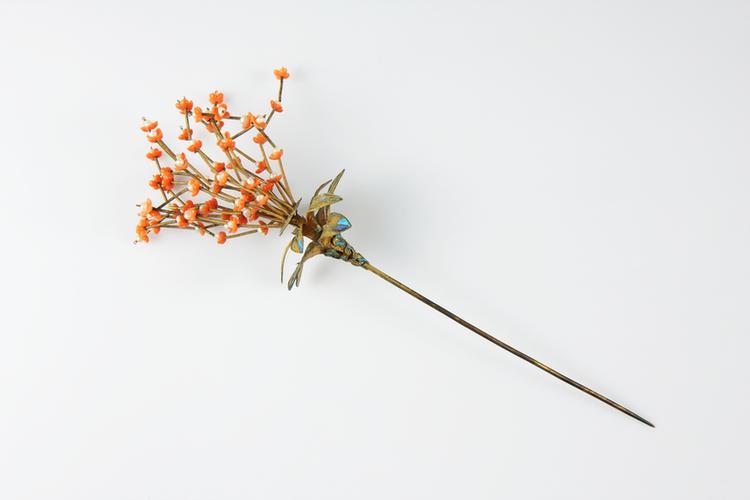 珊瑚点翠嵌珠花