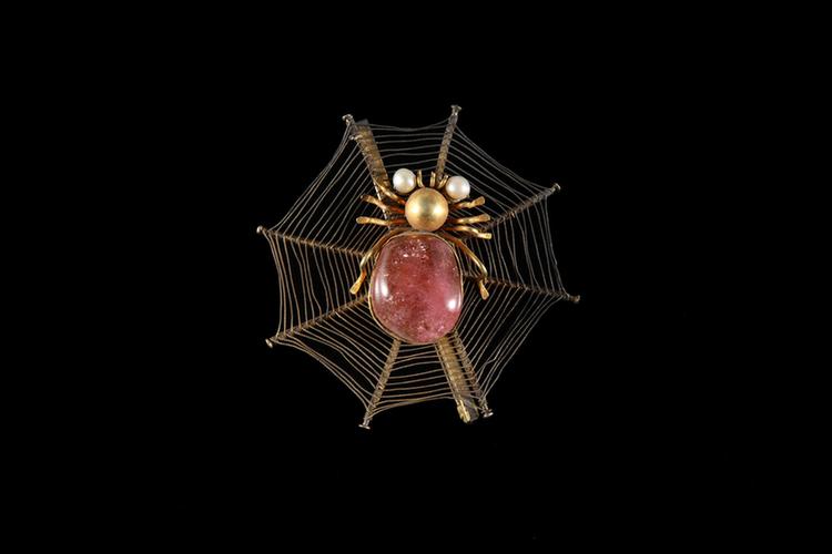 银镀金镶珠蛛网形别针