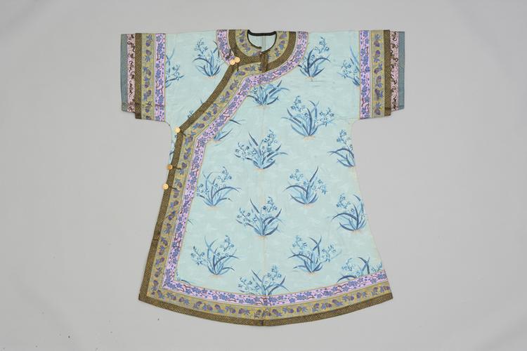 湖色绸绣三蓝兰花纹棉衬衣