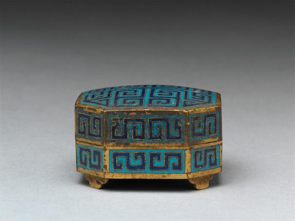 掐丝珐琅回纹委角盒