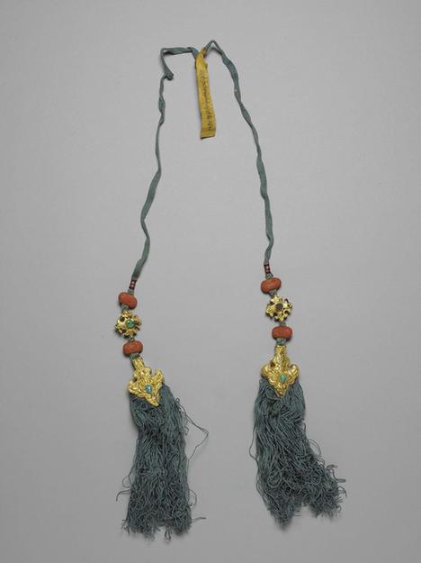 穿金镶松石绿线穗一副