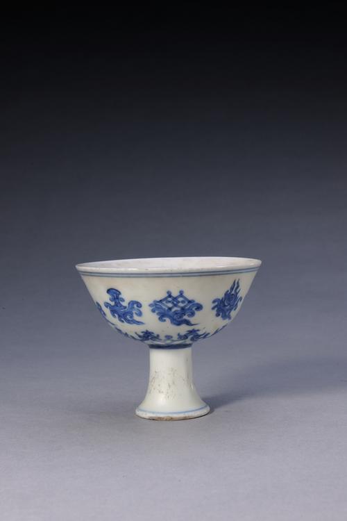 成化款青花八吉祥纹高足杯