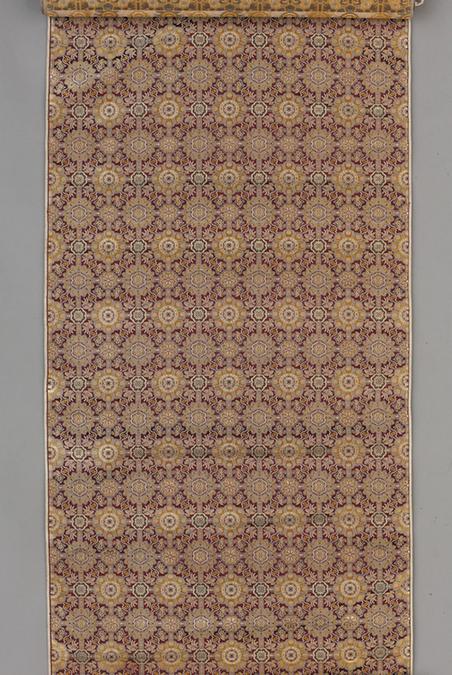 绛色地龙凤团花纹织金锦