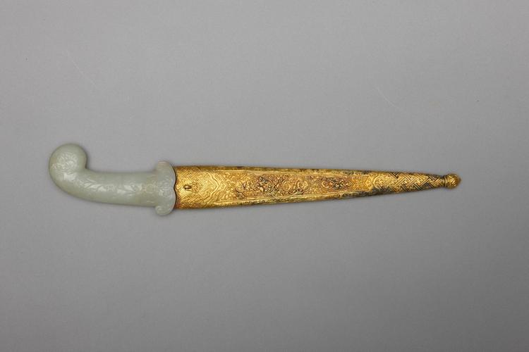 玉雕花柄铜镀金鞘匕首