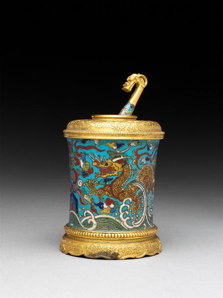 乾隆款掐丝珐琅海水云龙纹水丞