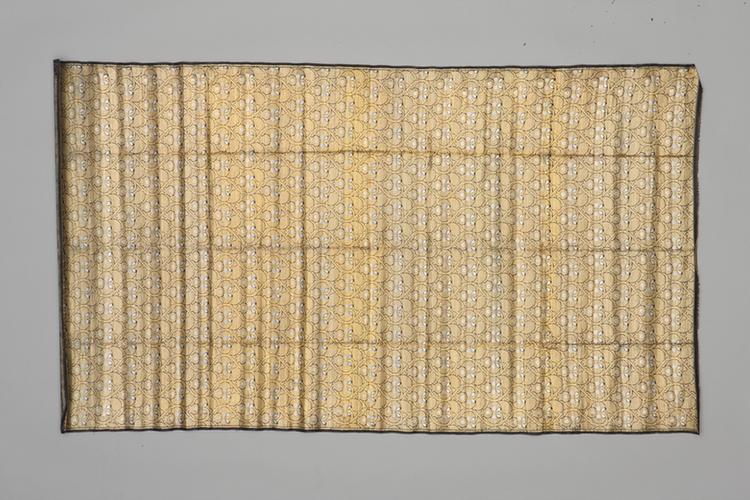 青色地枝蔓纹回回织金银锦