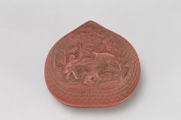 剔红番人进宝图桃式盒