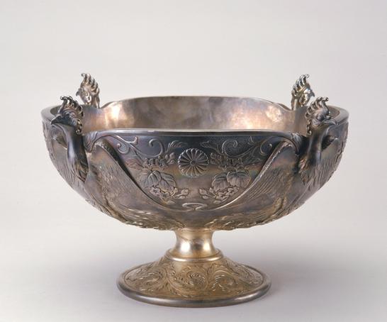 日本银四凤纹雕花高足碗