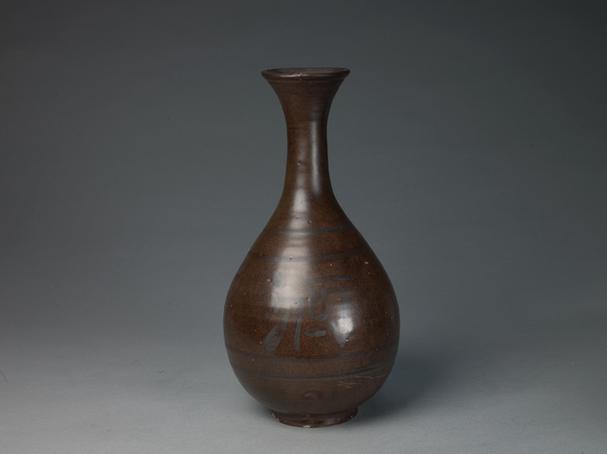 黑釉加彩题酒字玉壶春瓶