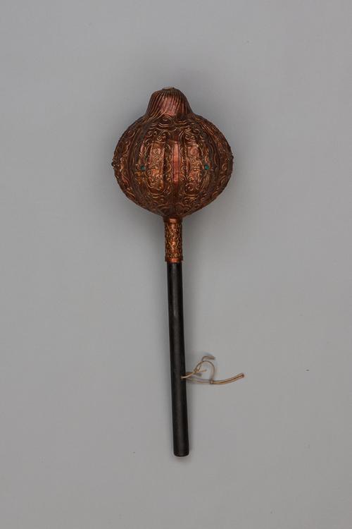 木黑漆柄金漆嵌料珠瓜形锤