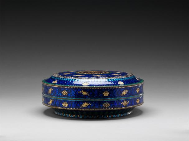 广珐琅蓝地金花攒盒