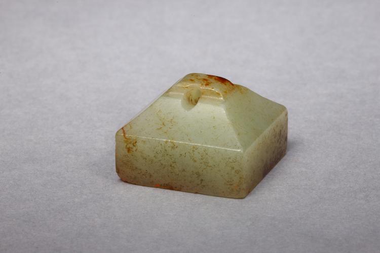 “盬朔”鼻钮青玉印