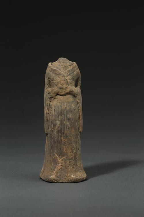 陶画彩拱手男立俑