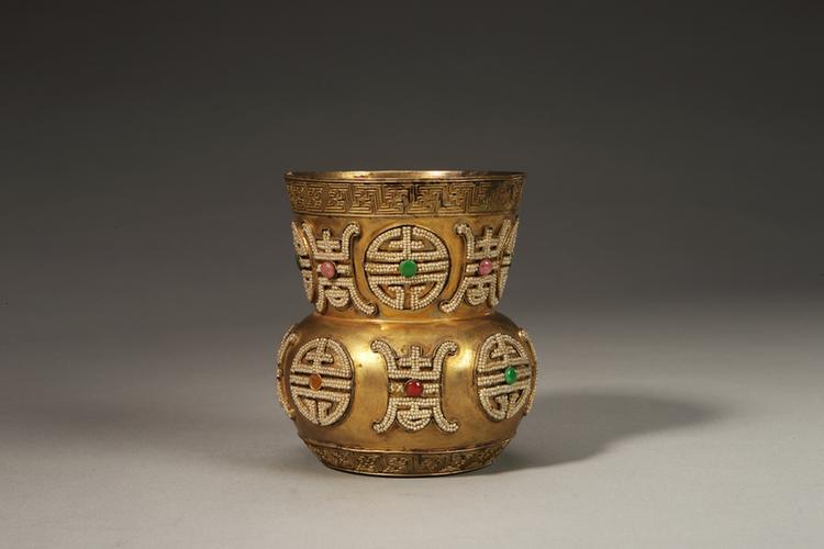 银鎏金嵌米珠寿字唾盂