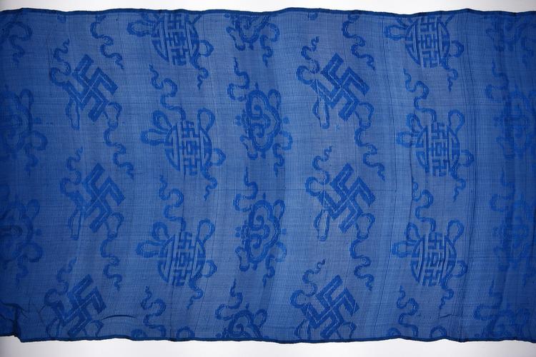 月白色万年如意纹罗