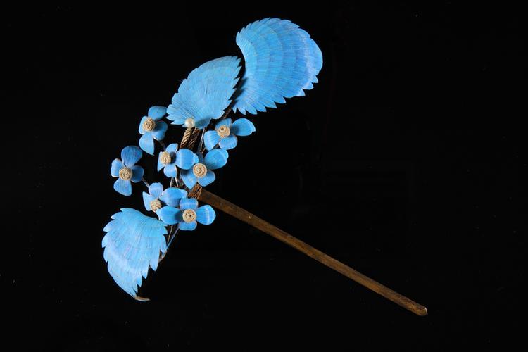 点翠荷花纹头花