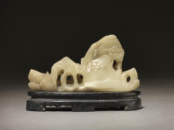 白寿山石透雕山水楼阁山峰形笔架