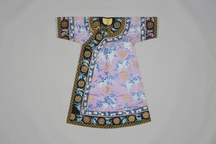 藕荷色缎绣折枝藤萝纹夹衬衣