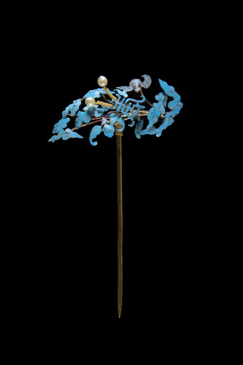 点翠花卉鸟蝶纹头花