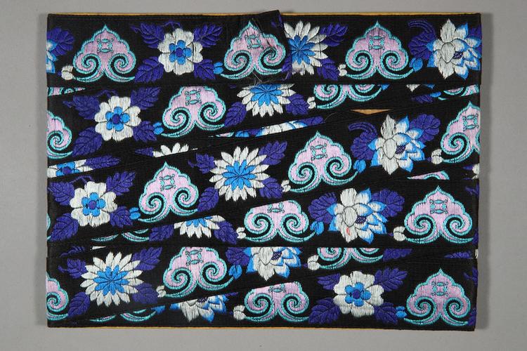 元青色缎地淡彩时花荷菊云头纹绦