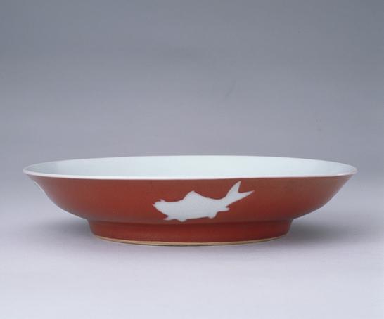 雍正款祭红釉拔白四鱼纹盘
