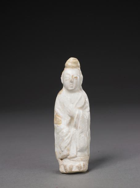 白釉瓷人像