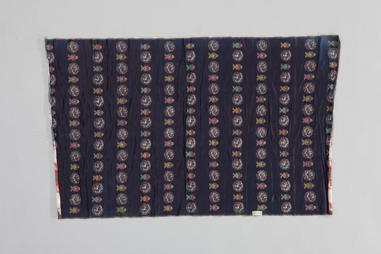 石青色五彩寸蟒缎