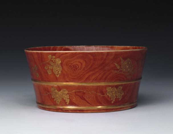 木纹釉描金折枝花果纹圆盒