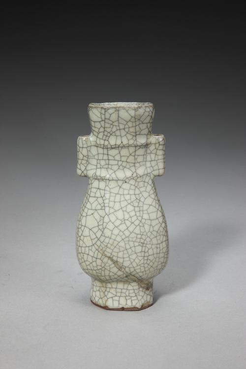 哥窑八方贯耳扁瓶