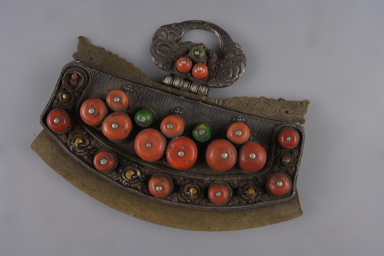 黑色皮嵌珊瑚包银花荷包式火燫