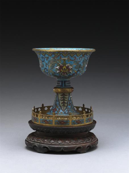 掐丝珐琅勾莲纹高足供杯