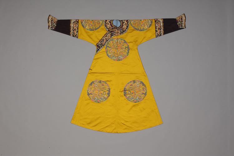 明黄色八团彩云金龙纹妆花缎女夹龙袍